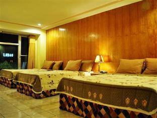 Laoag Renzo Hotel Экстерьер фото