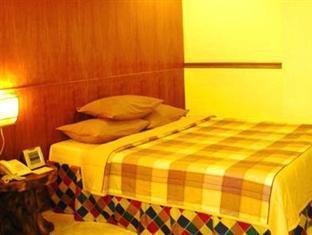 Laoag Renzo Hotel Экстерьер фото